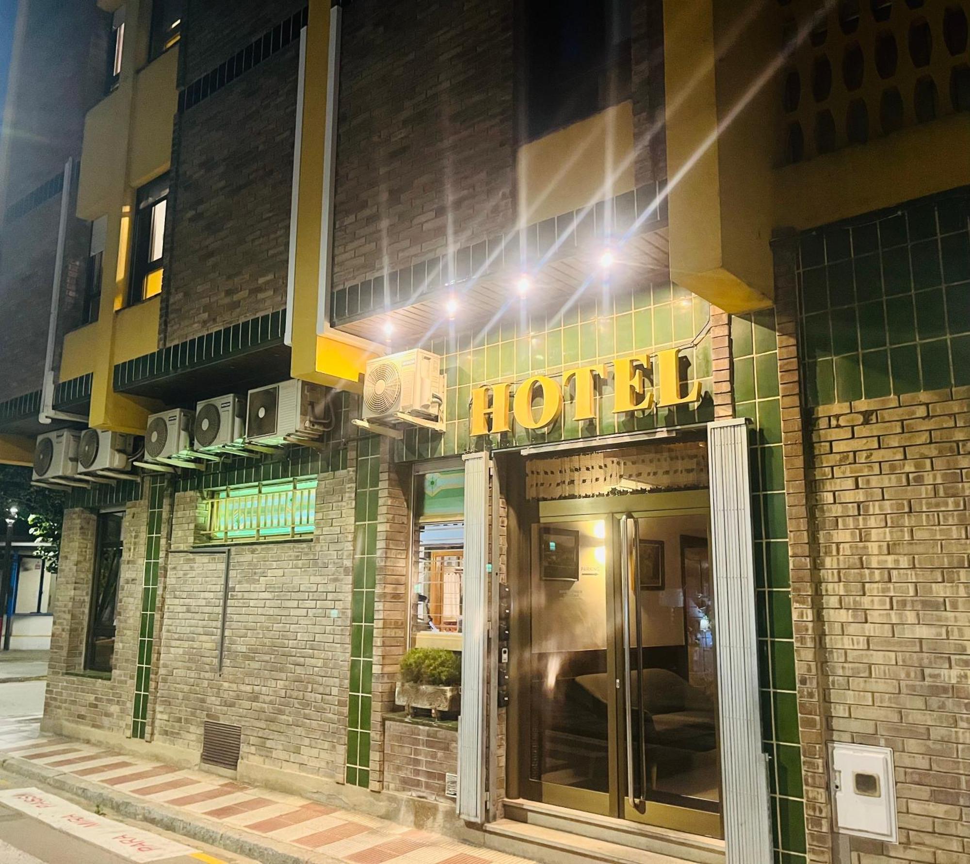 Hostal Tarres Angles Luaran gambar